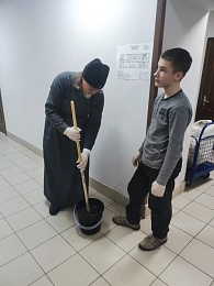 Митрополита Марка сфотографировали в больнице за необычным занятием