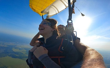 Отдых для отчаянных в Рязани: впечатления от первого прыжка с парашютом