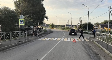 В Рязанском районе водитель BMW сбил 17-летнюю велосипедистку