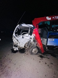 В Рязани 33-летний водитель Hyundai Solaris погиб в ДТП с грузовиком Hino