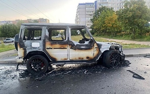 Рязанец во Владимире сжег «Гелендваген» после конфликта на дороге