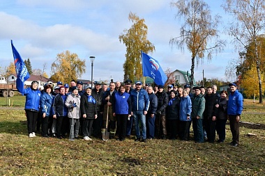 Депутаты Рязанской облдумы приняли участие в акции «Единый день озеленения»