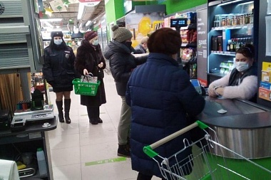 В рязанском «Перекрёстке» и на улице Ленина полиция проверила ношение масок - 62ИНФО В рязанском «Перекрёстке» и на улице Ленина полиция проверила ношение масок
