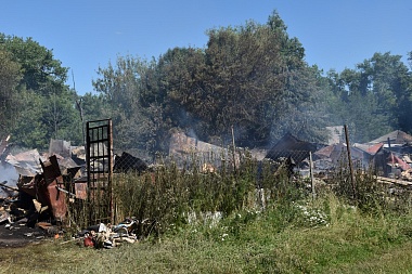 Пожарные всю ночь тушили пожары в Милославском районе - 62ИНФО Пожарные всю ночь тушили пожары в Милославском районе