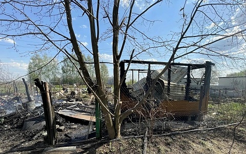 В Рязанской области горели торговая палатка, дачный дом и хозпостройка