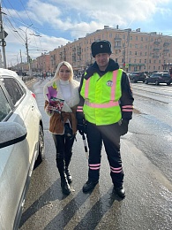 В Рязанской области водительниц поздравили с 8 марта