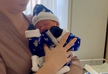 В Рязани в канун Старого Нового года новорождённых выписывали в праздничных костюмах