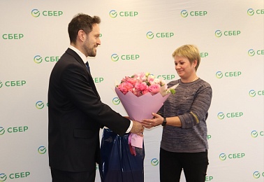 В Рязанской области торжественно вручили 50-тысячную Единую цифровую карту жителя - 62ИНФО В Рязанской области торжественно вручили 50-тысячную Единую цифровую карту жителя