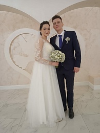 Рязанский ЗАГС выложил фотографии молодожёнов конца апреля