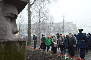 У памятника Полетаеву в Рязани состоялось возложение цветов