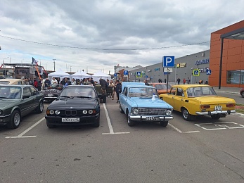 В Рязани прошла выставка ретро-машин - 62ИНФО В Рязани прошла выставка ретро-машин