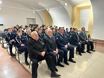 Сенатор Игорь Мурог в преддверии Дня Героев Отечества встретился со школьниками