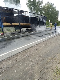 На трассе под Рязанью вспыхнула фура