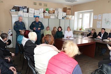 В Рязани провели встречу с пострадавшими жителя дома на Лесопарковой