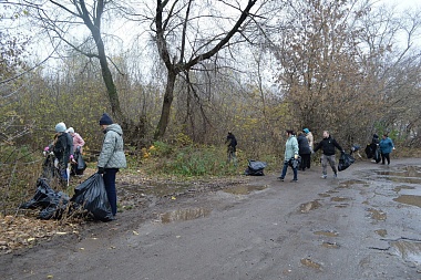 Более 300 рязанцев вышли на уборку городских территорий - 62ИНФО Более 300 рязанцев вышли на уборку городских территорий