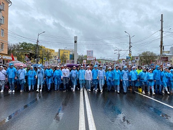В Рязани более 20 тысяч горожан прошли в строю «Бессмертного полка» - 62ИНФО В Рязани более 20 тысяч горожан прошли в строю «Бессмертного полка»