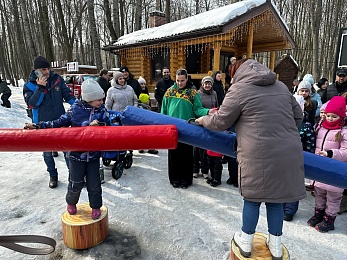 В рязанском Лесопарке отпраздновали Масленицу