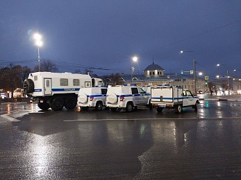 В Рязани полиция массово останавливает прохожих