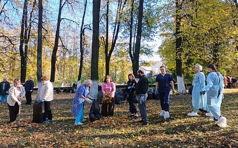 В Рязани сотрудники ОКБ имени Семашко провели субботник