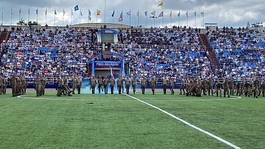 В Рязани День ВДВ отметили показательными выступлениями десантников и прыжками с парашютом