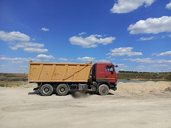 В Рязанской области мужчина переехал односельчанина грузовиком