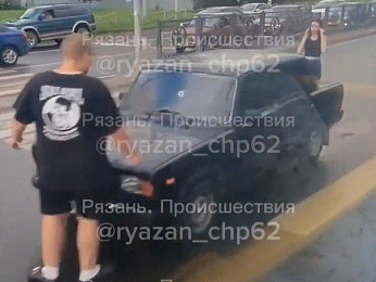 В Дашково-Песочне произошла авария с участием легковушки