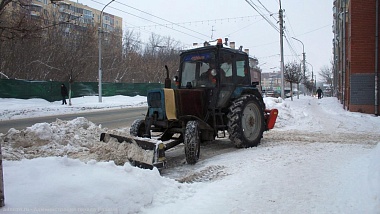 По просьбе рязанцев расчистили тротуар от ТРЦ «Премьер» до реки Павловка 