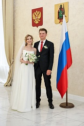 Лето любви: Рязанский ЗАГС показал фотосессии свадеб с июня по август