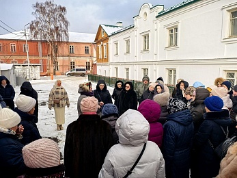 Десятки рязанцев пришли в мороз на Скорбященское кладбище