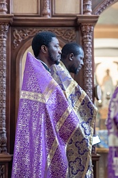 Африканцы провели литургию на английском и французских языках в Рязани