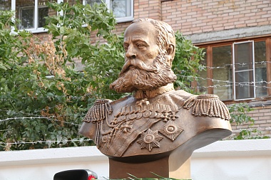 На территории военкомата в Рязани открыли «Аллею Российской Славы»