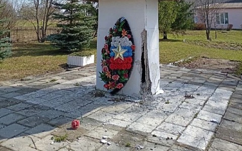 Памятнику героям Великой Отечественной в Ермишинском районе срочно нужен ремонт