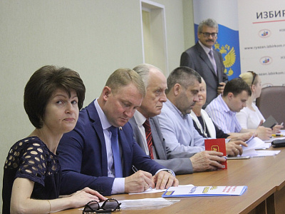 Рязанский областной избирком зарегистрировал кандидатов в губернаторы от ЛДПР, КПРФ и «Справедливой России» 