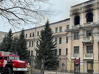 Пожар в здании училища связи в Рязани. Фоторепортаж