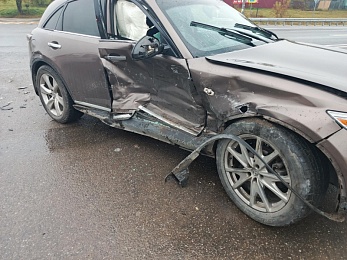 Водитель пострадала в аварии с Infiniti в Касимовском районе - 62ИНФО Водитель пострадала в аварии с Infiniti в Касимовском районе