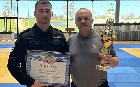 Рязанская команда взяла серебро на чемпионате по дзюдо среди сотрудников МВД