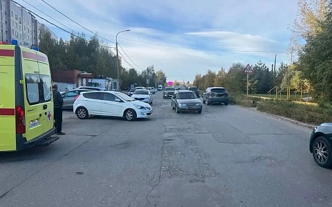 На улице Зубковой в Рязани сбили 40-летнего мужчину