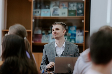 Обладатель «Хрустальной совы» Борис Белозёров провёл «Что? Где? Когда?» в РГУ