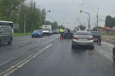 Две легковушки столкнулись у дягилевского поста ГАИ в Рязани