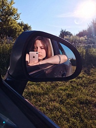 «Зовите в гости — мы приедем». Как Анфиса Охлобыстина снимает блог о Рязанской области