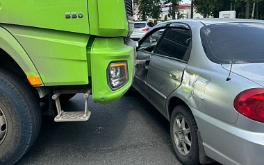 ДТП с грузовым автомобилем произошло на Соборной улице