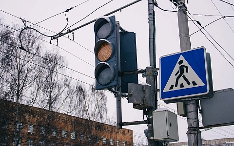 В Рязани на Чапаева искрит столб, светофоры отключили