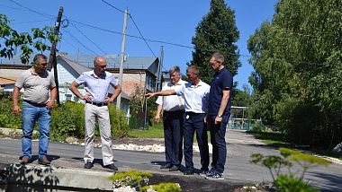 Глава рязанского минтранса Супрун осмотрел ремонт 4 дорог в Сапожковском районе