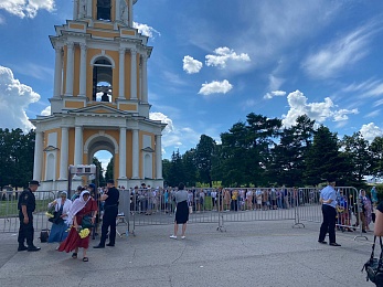 Рязанцы выстроились в огромную очередь к мощам блаженной Матроны Московской