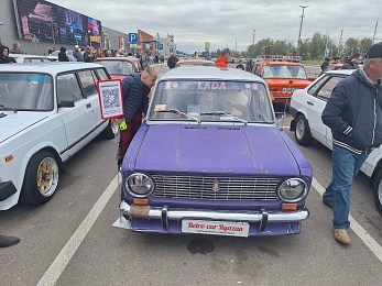 В Рязани прошла выставка ретро-машин - 62ИНФО В Рязани прошла выставка ретро-машин