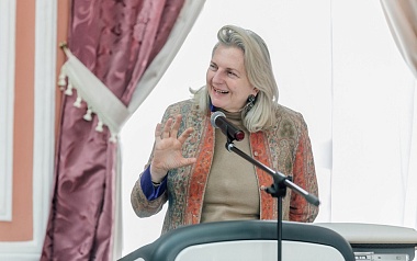 Экс-глава МИД Австрии Карин Кнайсль прочла лекцию студентам РГУ имени Есенина