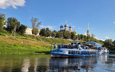 Прогулка на катере по Оке: как провести летние выходные в Рязани