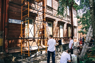 Охлобыстин и Прилепин украсили фасад будущего «Есенин-Центра» в Рязани