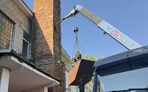 В Спасском округе демонтировали аварийную трубу, угрожавшую детсаду