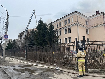 Пожар в здании училища связи в Рязани. Фоторепортаж